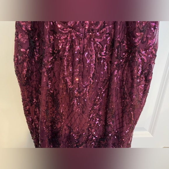 Formal sequin cocktail dress with illusion plunge - Picture 7 of 10